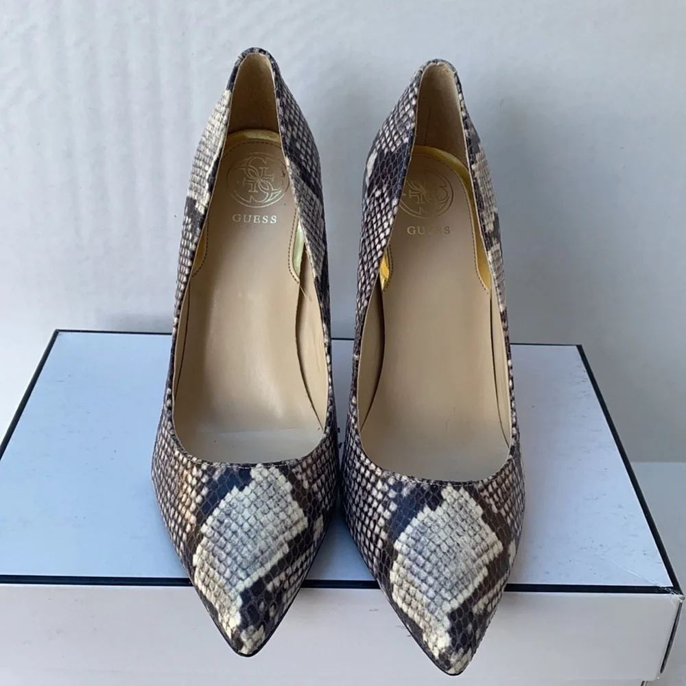 New GUESS Crew2 Women's Shoes SZ 7